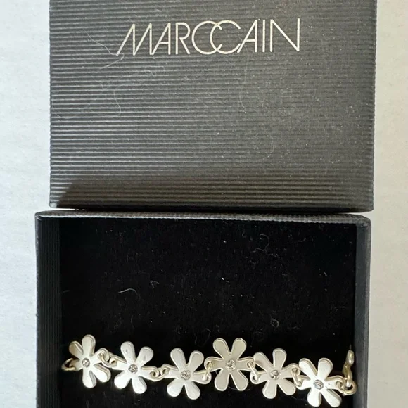 Bracelet - Picture 1 of 3